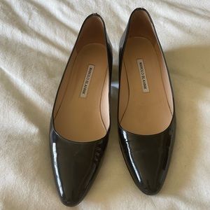 Manolo Blahnik Black Patent Leather Pump size 40.5